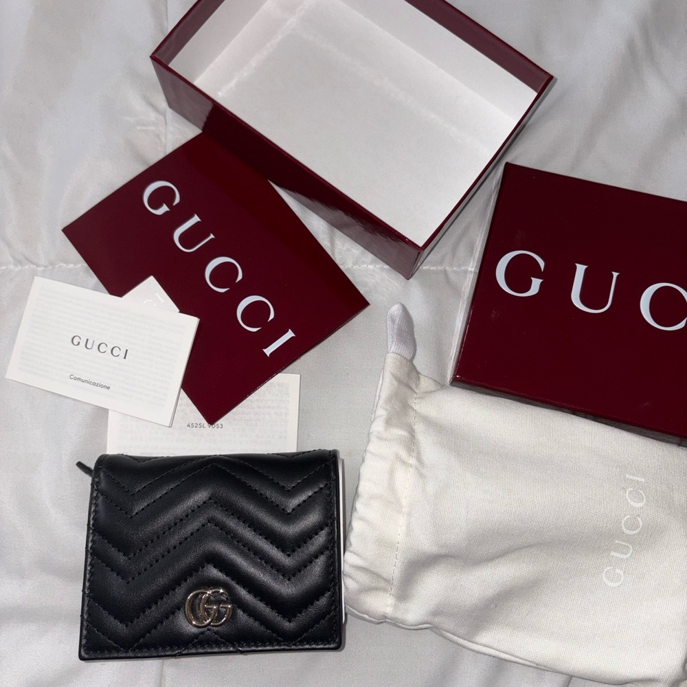Gucci Black Leather Compact Card Wallet with Snap Closure